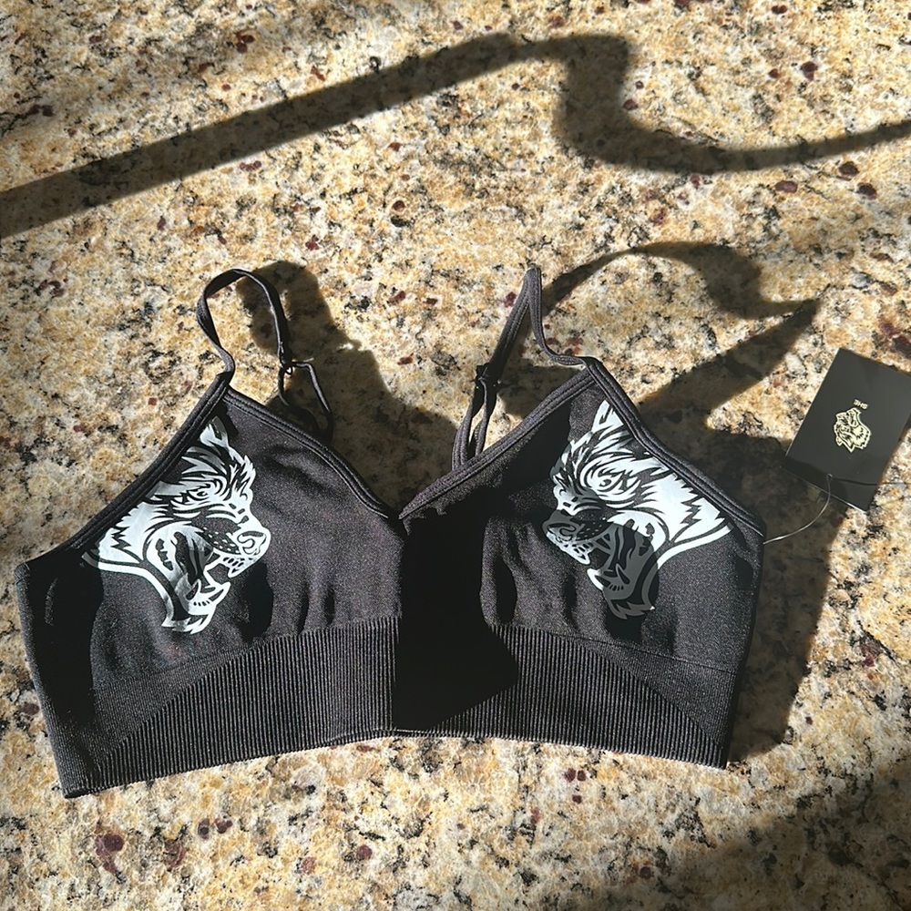 DARC SPORT - SHE DUAL SEAMLESS EVERSON SPORTS BRA - brand new with tags